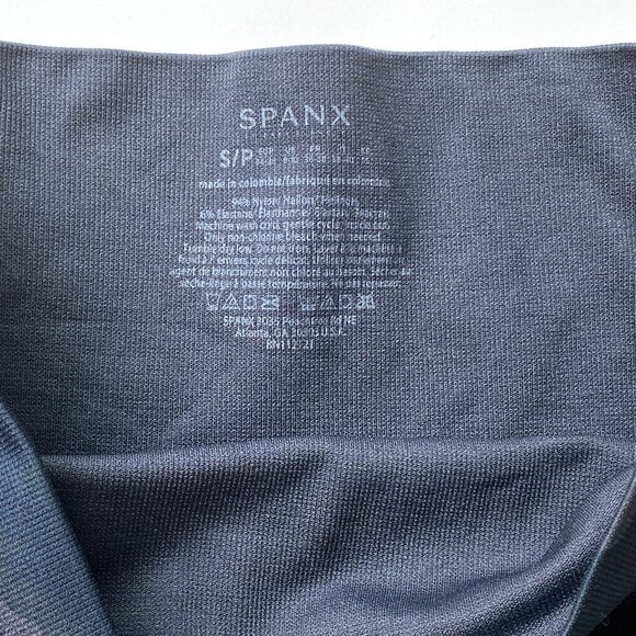 SPANX Look at Me Now Seamless Black Camo Leggings Shaping Smooth Stretchy - Picture 7 of 12